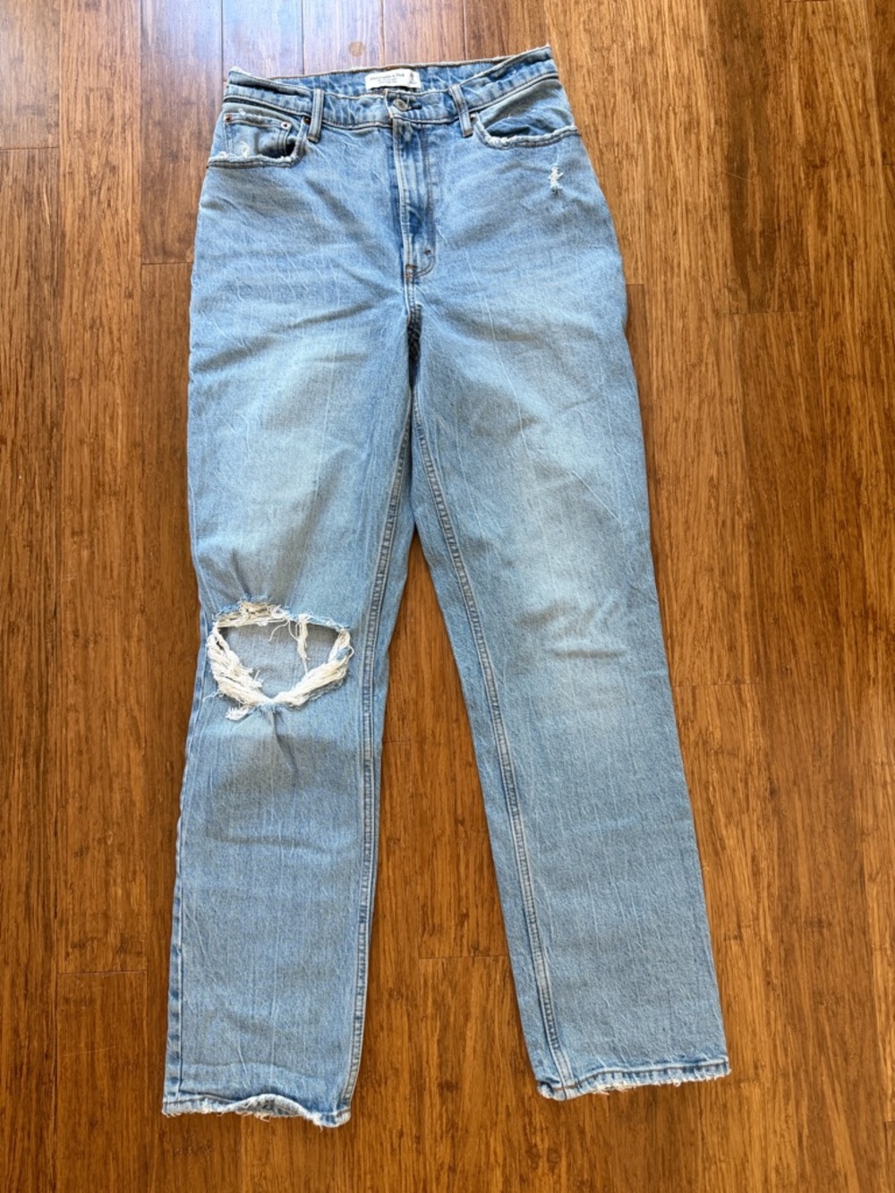 Abercrombie & Fitch ‘90s Straight Ultra High Rise